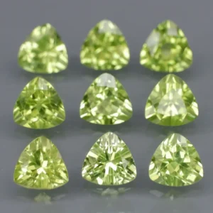 4.41 karátos peridot szett almazöld 5 mm