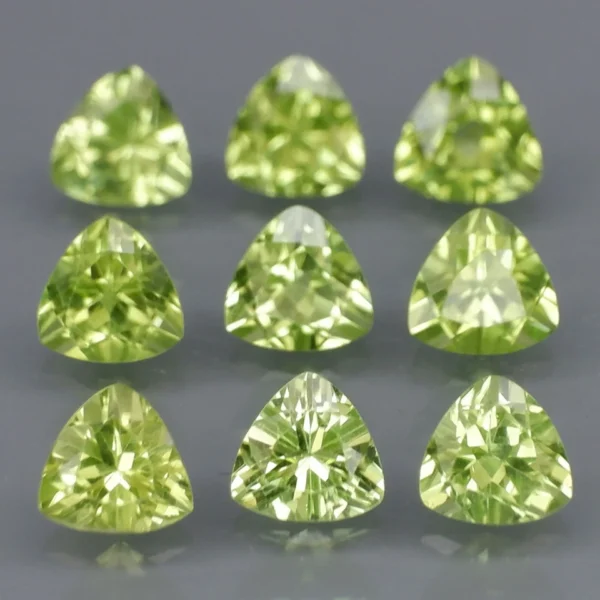 4.41 karátos peridot szett almazöld 5 mm