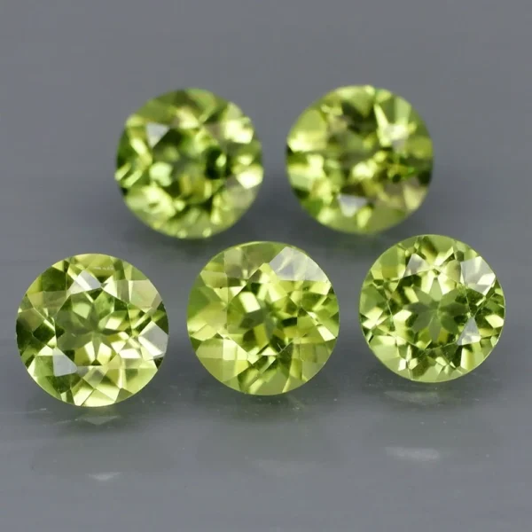 4.45 karátos peridot szett almazöld 6 mm