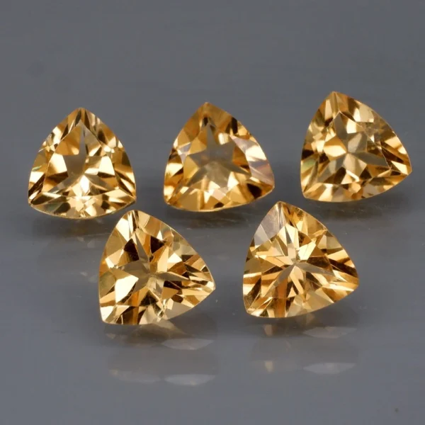 5.15 karátos topáz szett pezsgő szín 7 x 7 mm