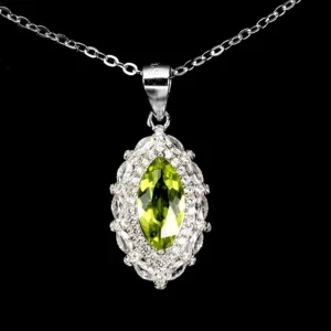 Ezüst medál peridot drágakővel lánccal