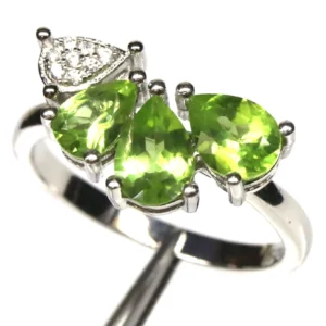 Ezüst gyűrű peridot drágakövekkel 54-es méret